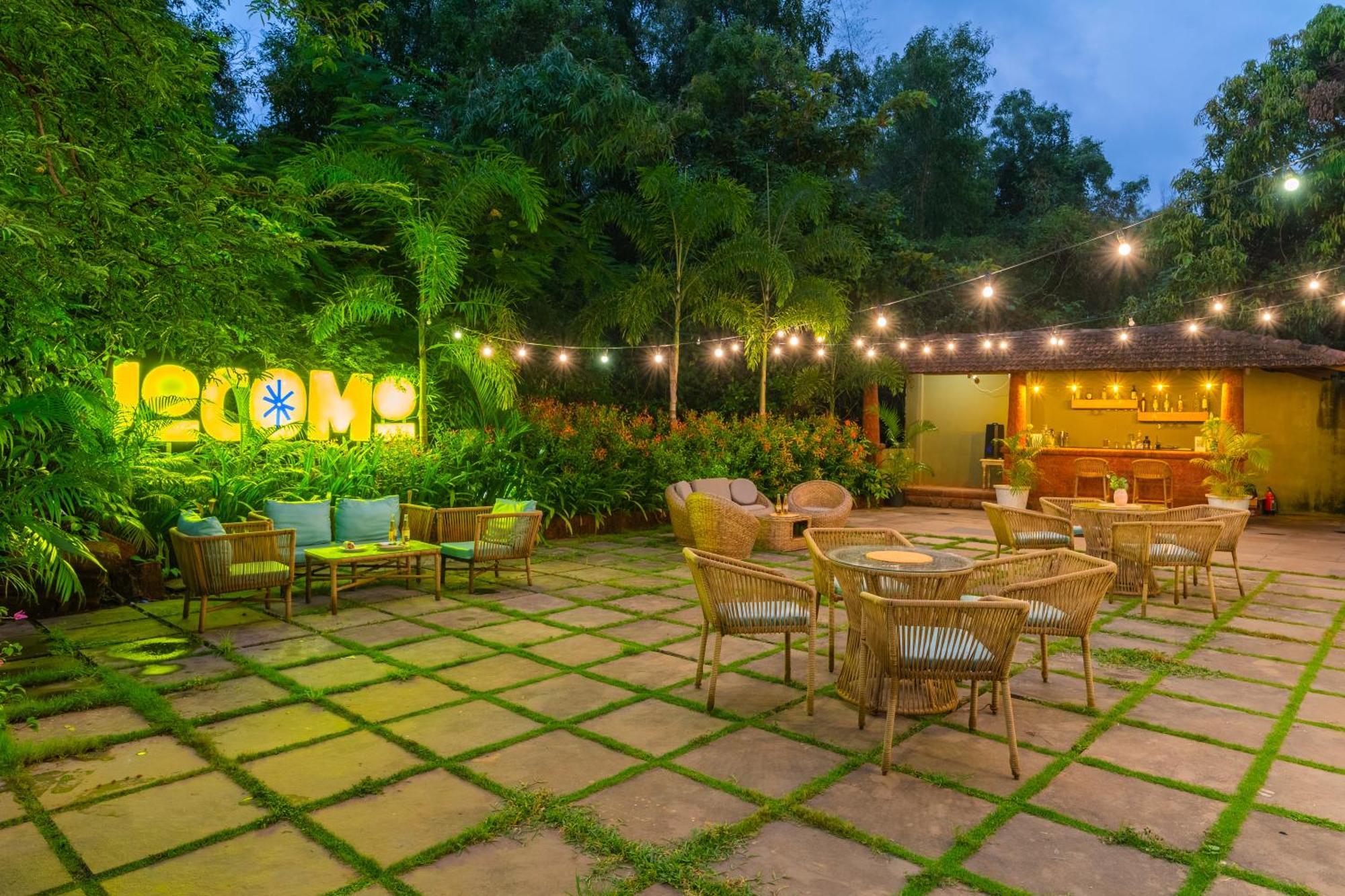 Locomo Boutique, Morjim - Stay Work Eat Exterior photo